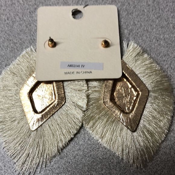 Influence fringe dangle earrings - - Picture 4 of 8